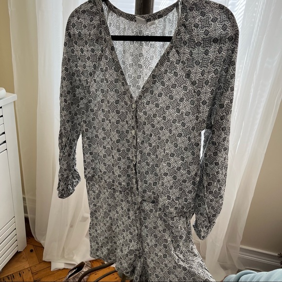 Gap Long Sleeved Button Front Patterned Romper - Size Small - Picture 2 of 4